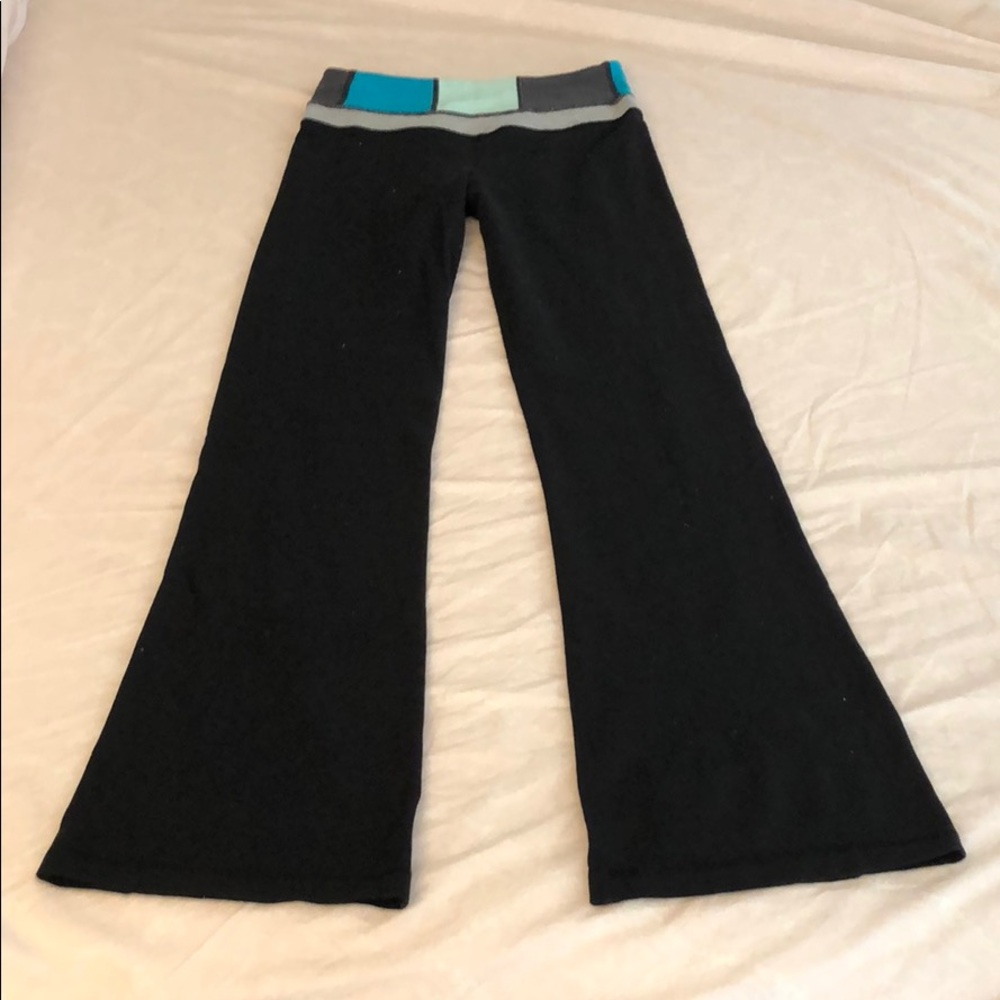 Lululemon yoga pants black